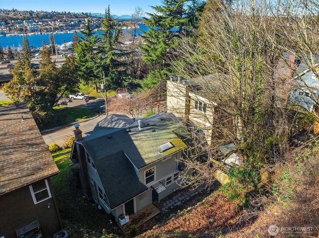 1606 Lakeview Boulevard E, Seattle, WA 98102