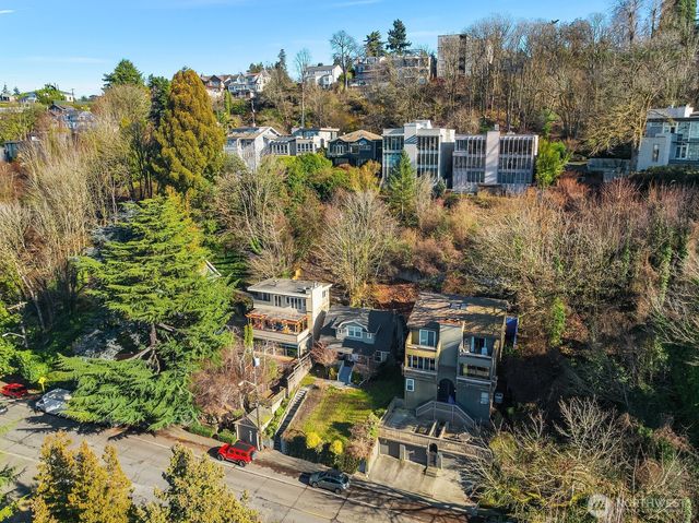 1606 Lakeview Boulevard E, Seattle, WA 98102