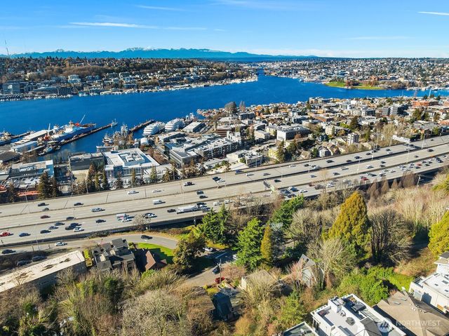 1606 Lakeview Boulevard E, Seattle, WA 98102