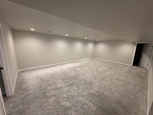 1918 Arches DRIVE, Holmen, WI 54636