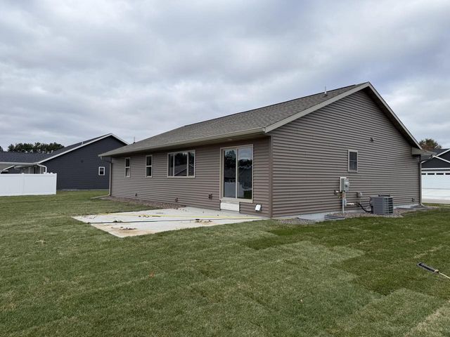 1918 Arches DRIVE, Holmen, WI 54636