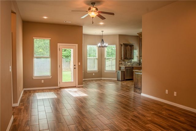 3175 Chelsey Lane, Springdale, AR 72764