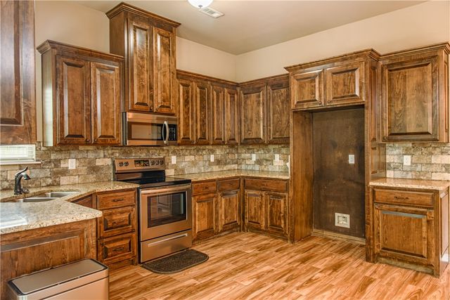 3175 Chelsey Lane, Springdale, AR 72764