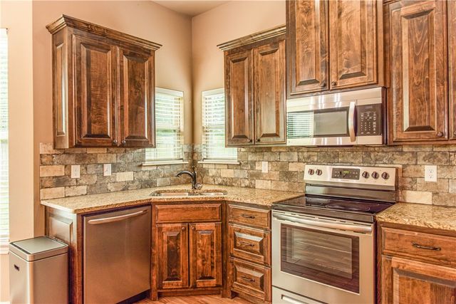 3175 Chelsey Lane, Springdale, AR 72764