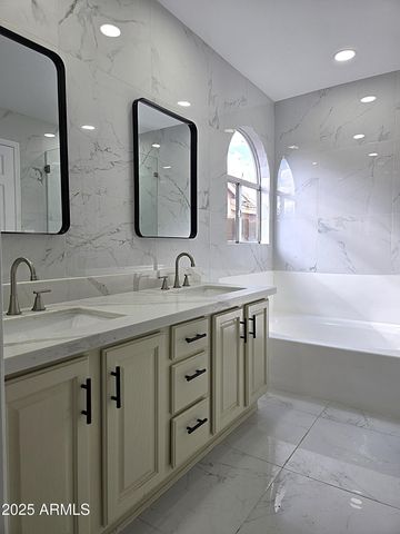 23813 N 39TH Lane, Glendale, AZ 85310