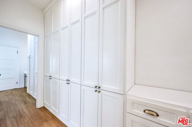 6110 N De Longpre Avenue 4, Los Angeles, CA 90028