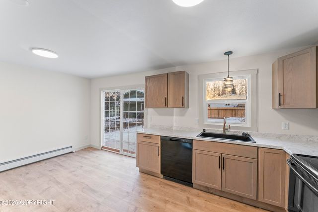 634 Fischer Avenue, Anchorage, AK 99518