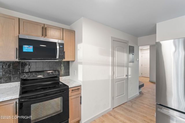 634 Fischer Avenue, Anchorage, AK 99518