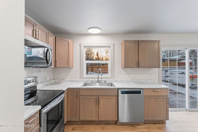 634 Fischer Avenue, Anchorage, AK 99518