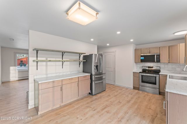 634 Fischer Avenue, Anchorage, AK 99518