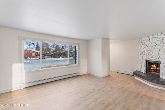 634 Fischer Avenue, Anchorage, AK 99518