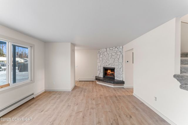 634 Fischer Avenue, Anchorage, AK 99518