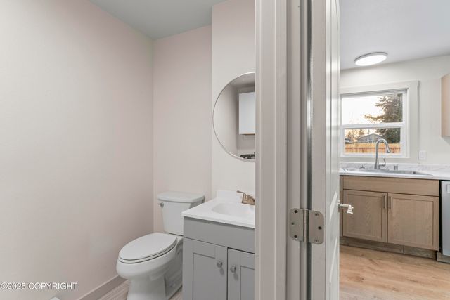 634 Fischer Avenue, Anchorage, AK 99518