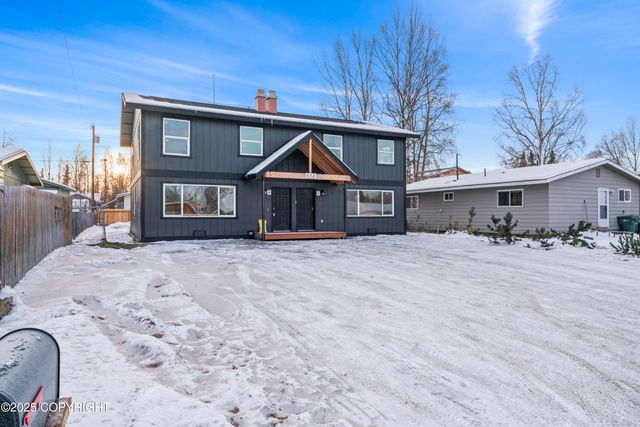 634 Fischer Avenue, Anchorage, AK 99518