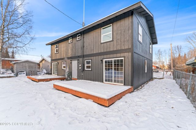 634 Fischer Avenue, Anchorage, AK 99518