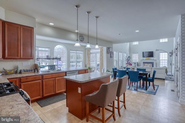 301 E FURROW LN, Newark, DE 19702