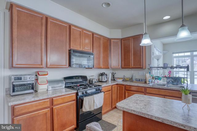 301 E FURROW LN, Newark, DE 19702