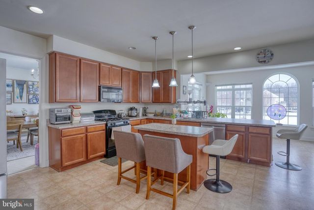 301 E FURROW LN, Newark, DE 19702