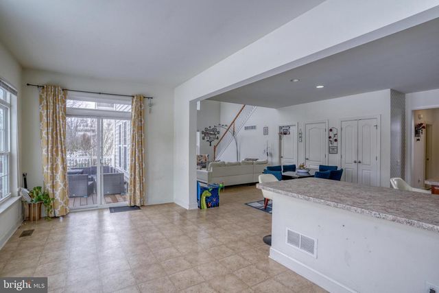 301 E FURROW LN, Newark, DE 19702