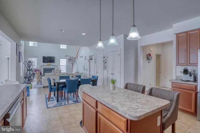 301 E FURROW LN, Newark, DE 19702