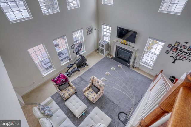 301 E FURROW LN, Newark, DE 19702