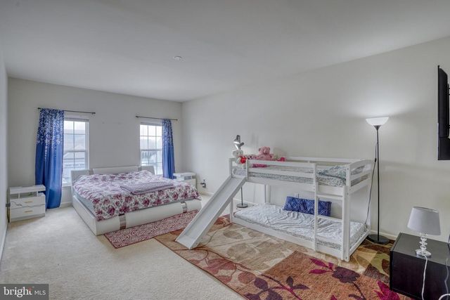 301 E FURROW LN, Newark, DE 19702