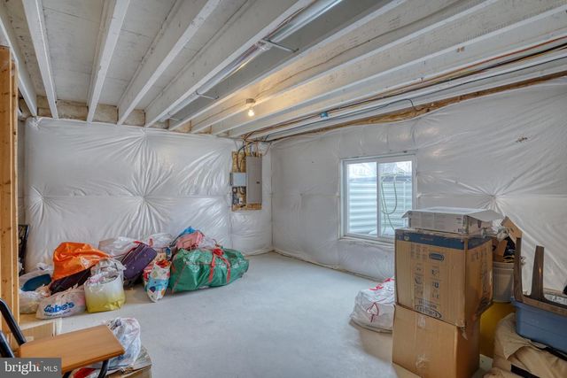 301 E FURROW LN, Newark, DE 19702