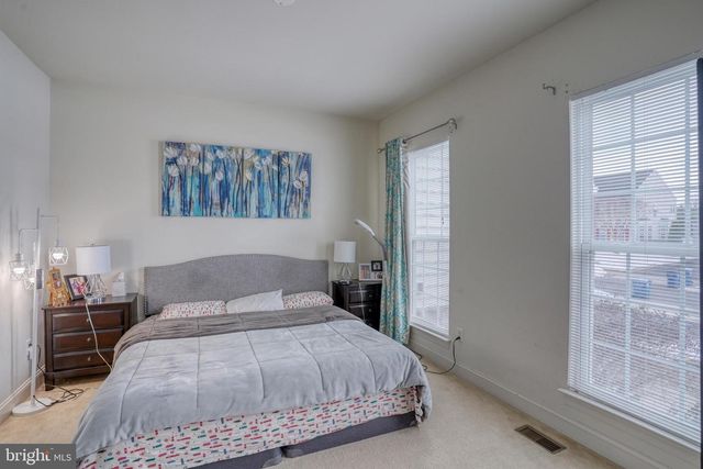 301 E FURROW LN, Newark, DE 19702