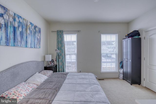 301 E FURROW LN, Newark, DE 19702