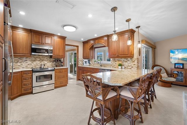 143 Leeward CT, Marco Island, FL 34145