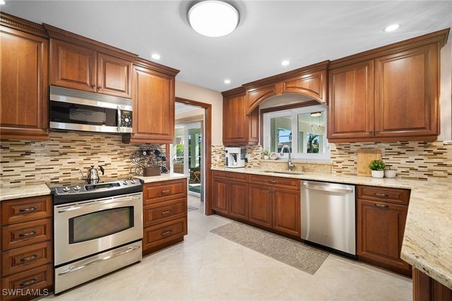 143 Leeward CT, Marco Island, FL 34145