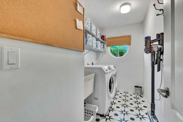 556 SILK OAK DRIVE, Venice, FL 34293