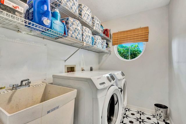 556 SILK OAK DRIVE, Venice, FL 34293