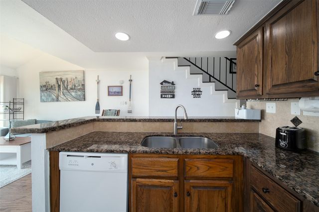 7041 Kingston Cove Ln 255, Willis, TX 77318