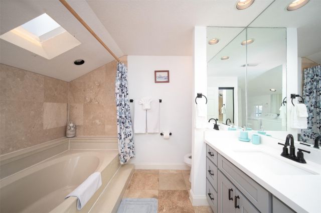 7041 Kingston Cove Ln 255, Willis, TX 77318