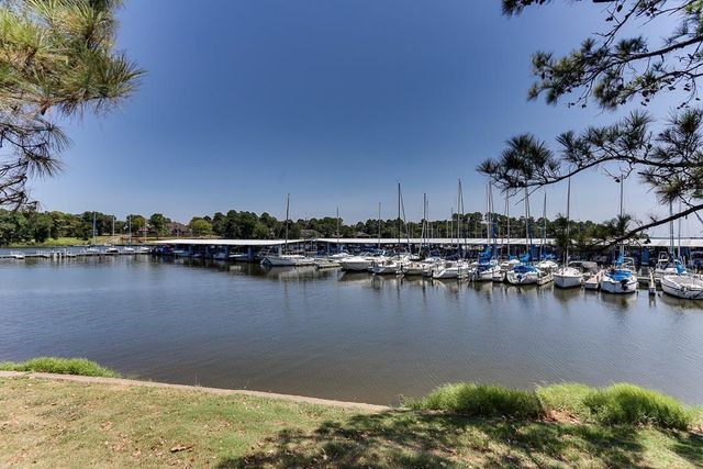 7041 Kingston Cove Ln 255, Willis, TX 77318