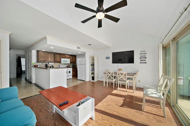 7041 Kingston Cove Ln 255, Willis, TX 77318