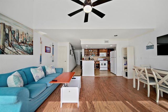 7041 Kingston Cove Ln 255, Willis, TX 77318