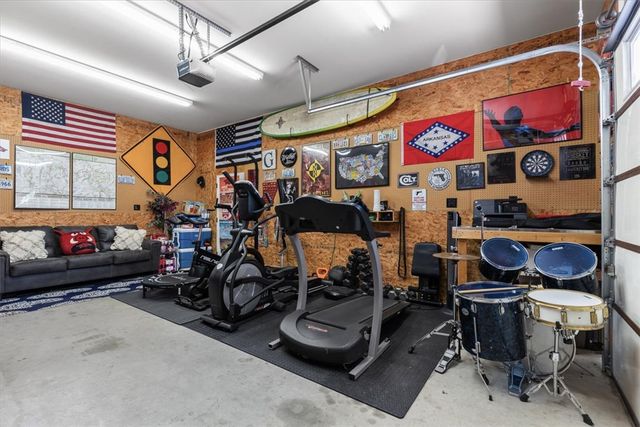2633 Secretariat Avenue, Springdale, AR 72762