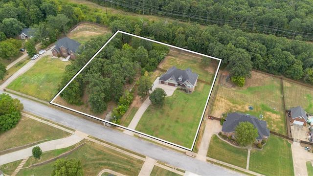 2633 Secretariat Avenue, Springdale, AR 72762