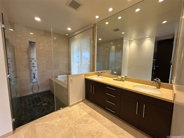 28 Moloaa Street, Honolulu, HI 96825