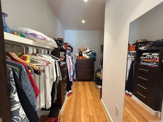 28 Moloaa Street, Honolulu, HI 96825