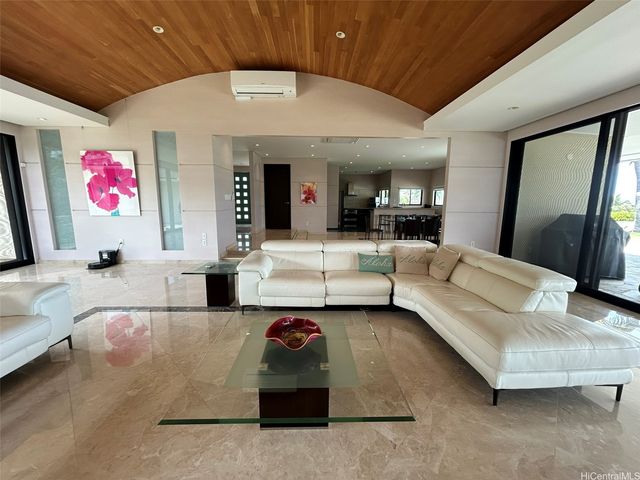 28 Moloaa Street, Honolulu, HI 96825