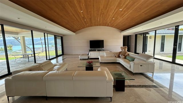 28 Moloaa Street, Honolulu, HI 96825