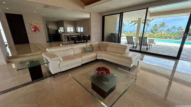 28 Moloaa Street, Honolulu, HI 96825