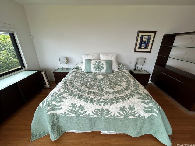 28 Moloaa Street, Honolulu, HI 96825