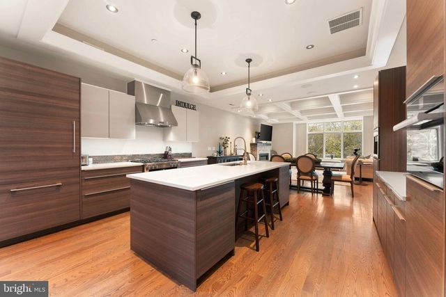 152 VINE ST, Philadelphia, PA 19106