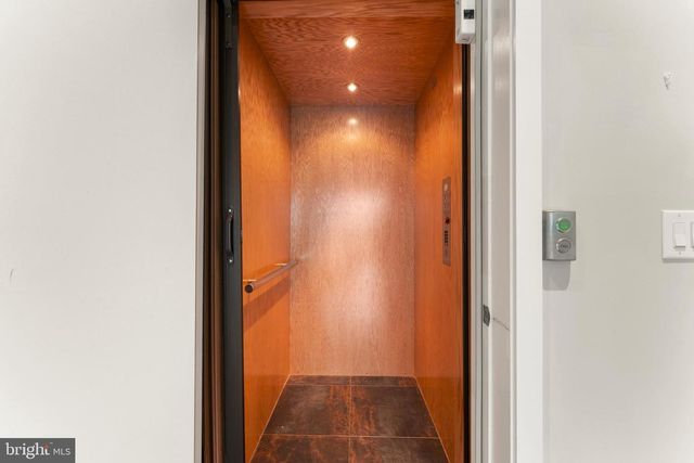 152 VINE ST, Philadelphia, PA 19106