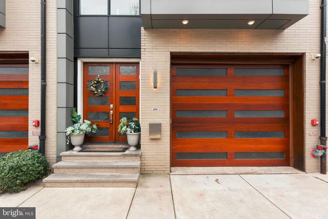 152 VINE ST, Philadelphia, PA 19106