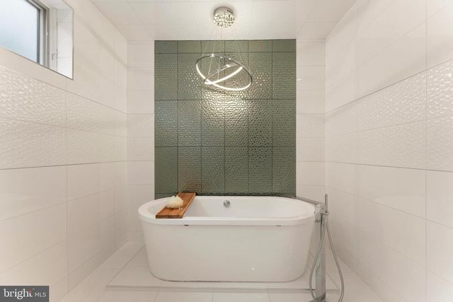 152 VINE ST, Philadelphia, PA 19106